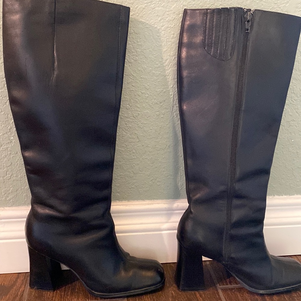 Women’s Black faux leather Boots.
